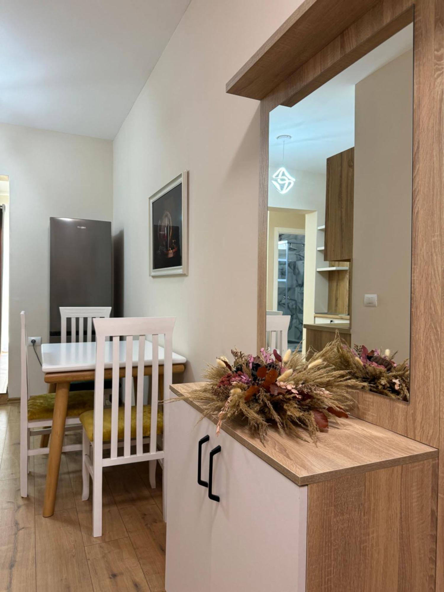 Haris Apartmán Tirana